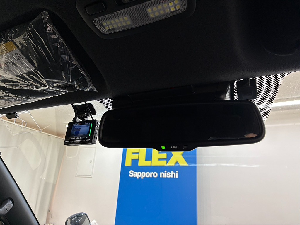 ドライブレコーダー・自動防眩ミラーつき