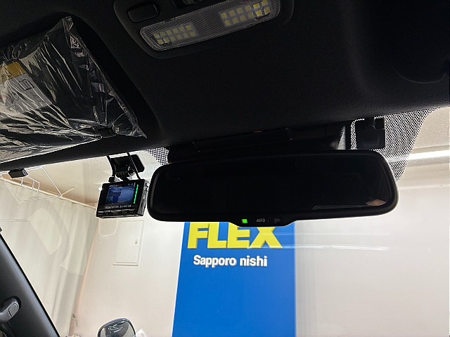 ドライブレコーダー・自動防眩ミラーつき