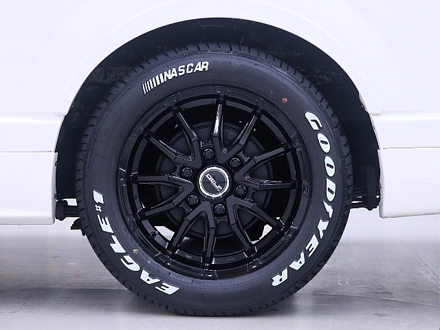 グッドイヤー　ナスカータイヤ　×　FLEX　Delf06　グロスブラック　アルミ