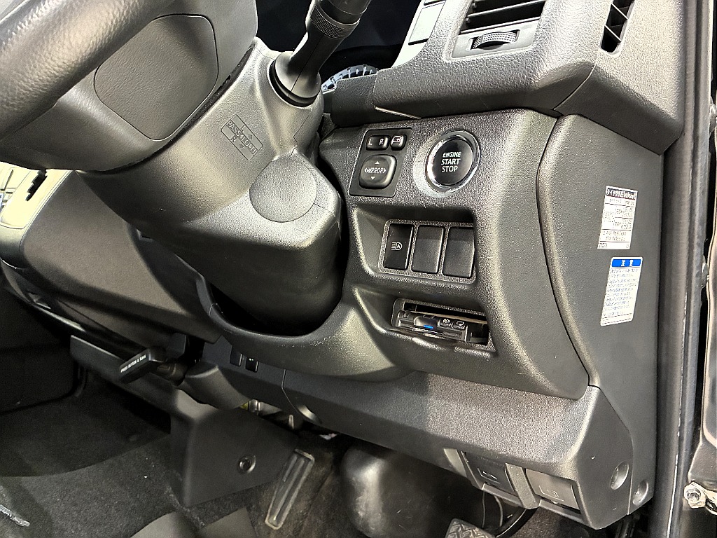 トヨタ&nbsp;ハイエースバン&nbsp;5D2.8DTスーパーGLダークプライムL 4WD&nbsp;8ナンバー工作車！&nbsp;北海道の詳細画像&nbsp;その13