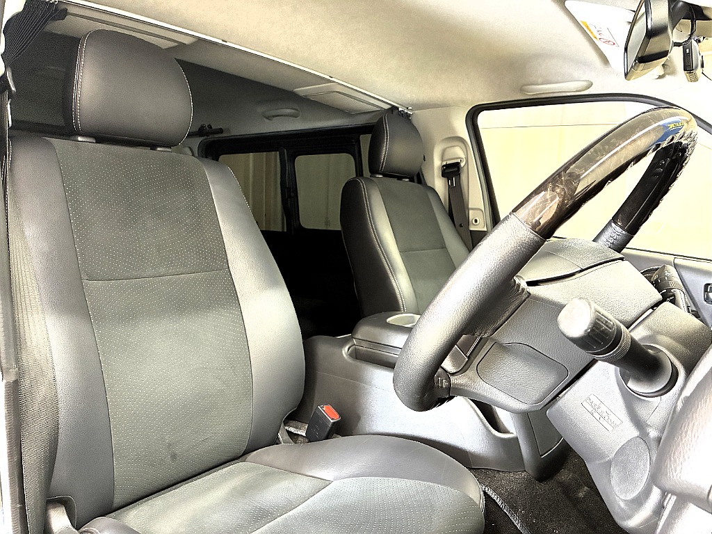 トヨタ&nbsp;ハイエースバン&nbsp;5D2.8DTスーパーGLダークプライムL 4WD&nbsp;8ナンバー工作車！&nbsp;北海道の詳細画像&nbsp;その17