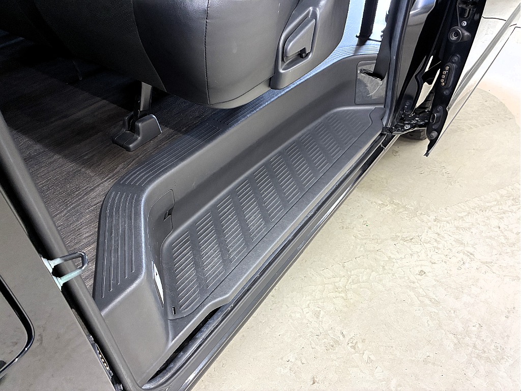 トヨタ&nbsp;ハイエースバン&nbsp;5D2.8DTスーパーGLダークプライムL 4WD&nbsp;8ナンバー工作車！&nbsp;北海道の詳細画像&nbsp;その19