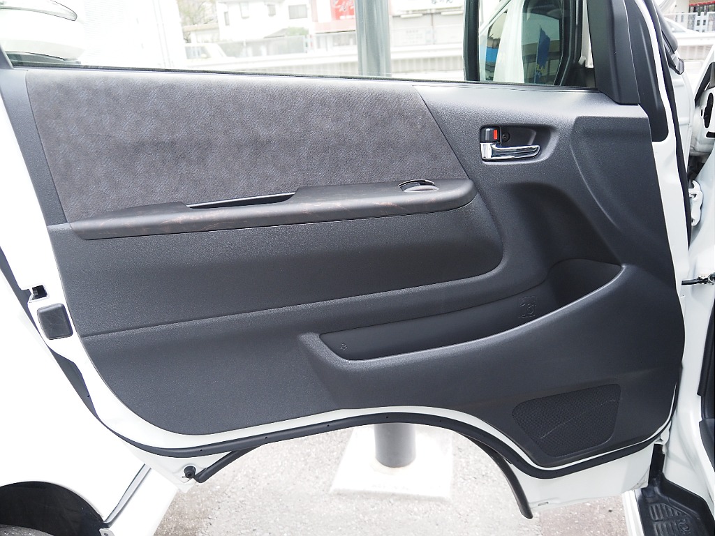 【R5年式/ワゴンGL/2.7Lガソリン2WD/スタンダードシート】FLEXカスタム満載の１台♪【全国納車可能】