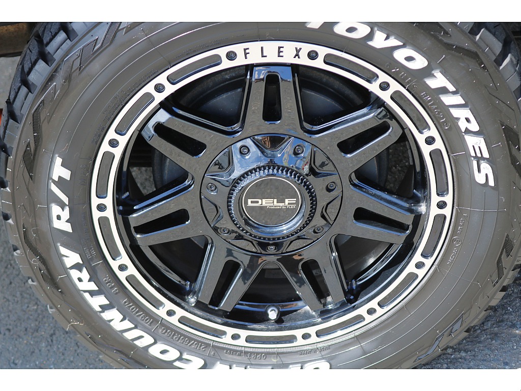 足元にはDelf04 16インチホイールをチョイス！