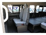 【厳選仕入/ディーゼル2WD】令和3年式ハイエースコミューター希少なお車が入庫！ベッドキット装着済み♪【全国納車可能】