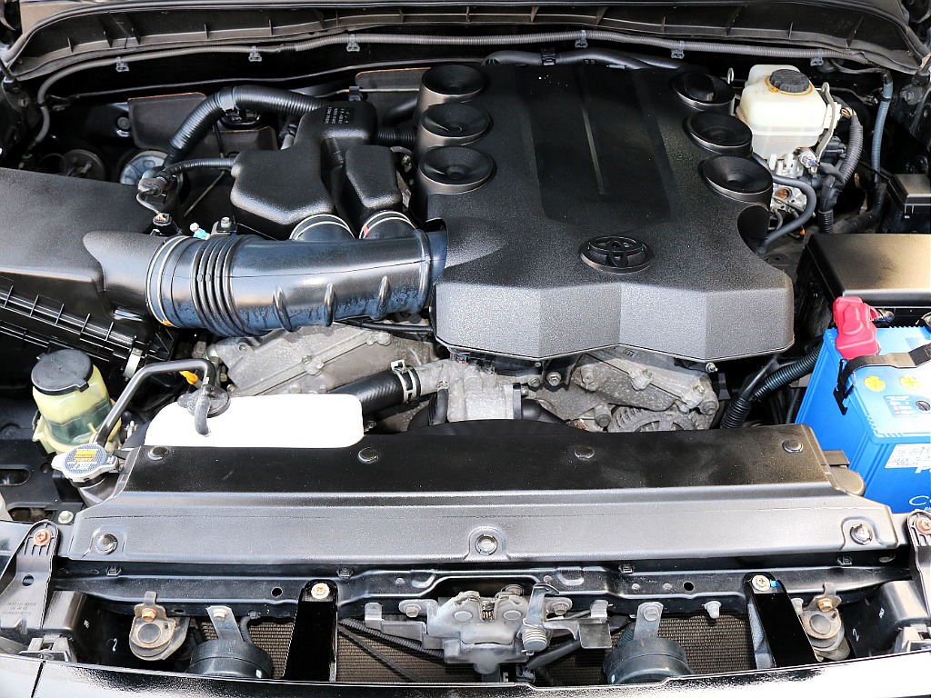 エンジンルームは御覧の通りです☆