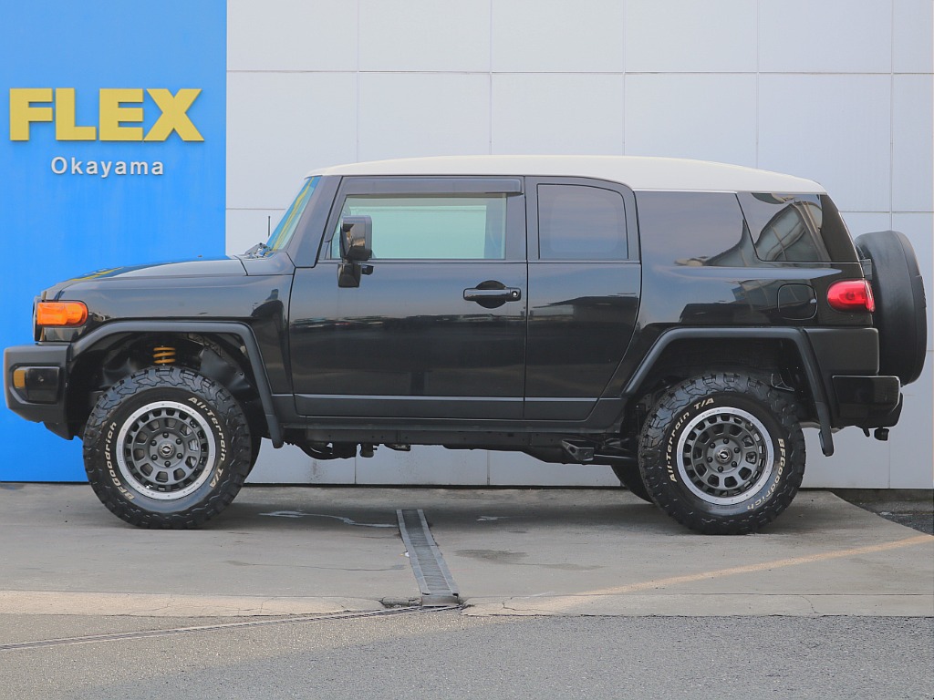 サイドステップレスでスタイリッシュな見た目に☆