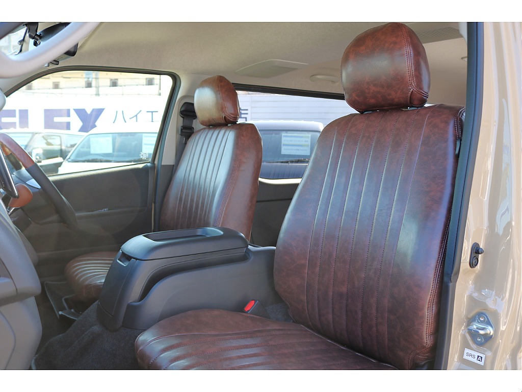 【厳選仕入】R7年式　ハイエースバンスーパーGL　大人気アースカラーパッケージベージュ　ガソリン２WD　登録済み未使用車