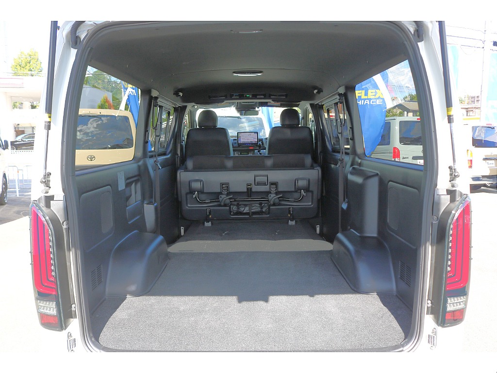 広々ラゲッジスペース♪アウトドアやお仕事にも◎