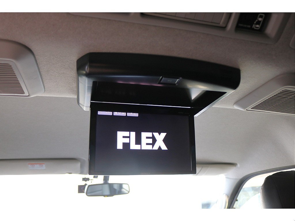 カロッツェリア製フリップダウンモニターも完備♪