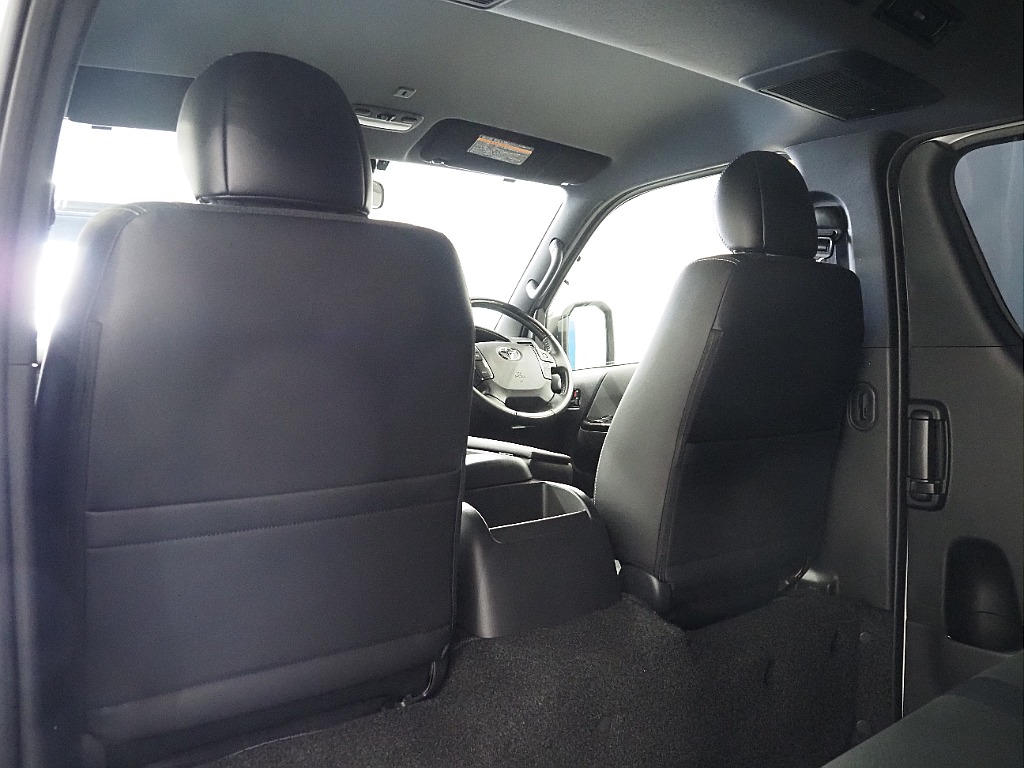 【厳選仕入/7型ガソリン2WD】R4年式　ダークプライムⅡ　フルエアロ＆家具付きベッドキット搭載♪【全国納車可能】