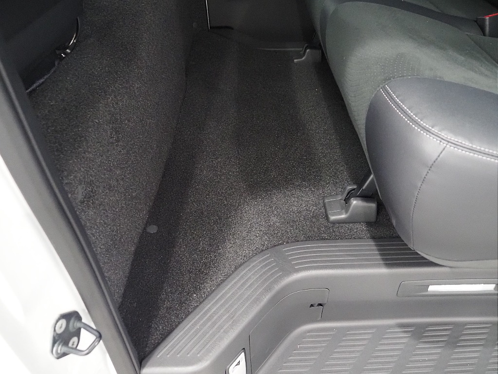 【厳選仕入/7型ガソリン2WD】R4年式　ダークプライムⅡ　フルエアロ＆家具付きベッドキット搭載♪【全国納車可能】