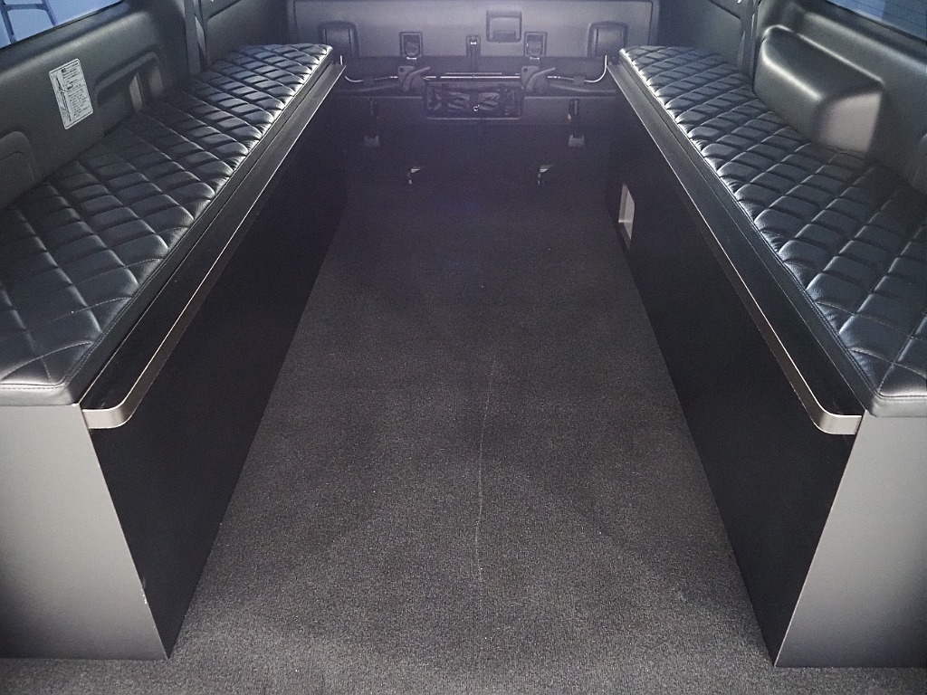 【厳選仕入/7型ガソリン2WD】R4年式　ダークプライムⅡ　フルエアロ＆家具付きベッドキット搭載♪【全国納車可能】