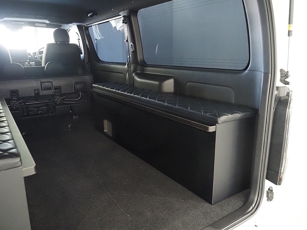 【厳選仕入/7型ガソリン2WD】R4年式　ダークプライムⅡ　フルエアロ＆家具付きベッドキット搭載♪【全国納車可能】