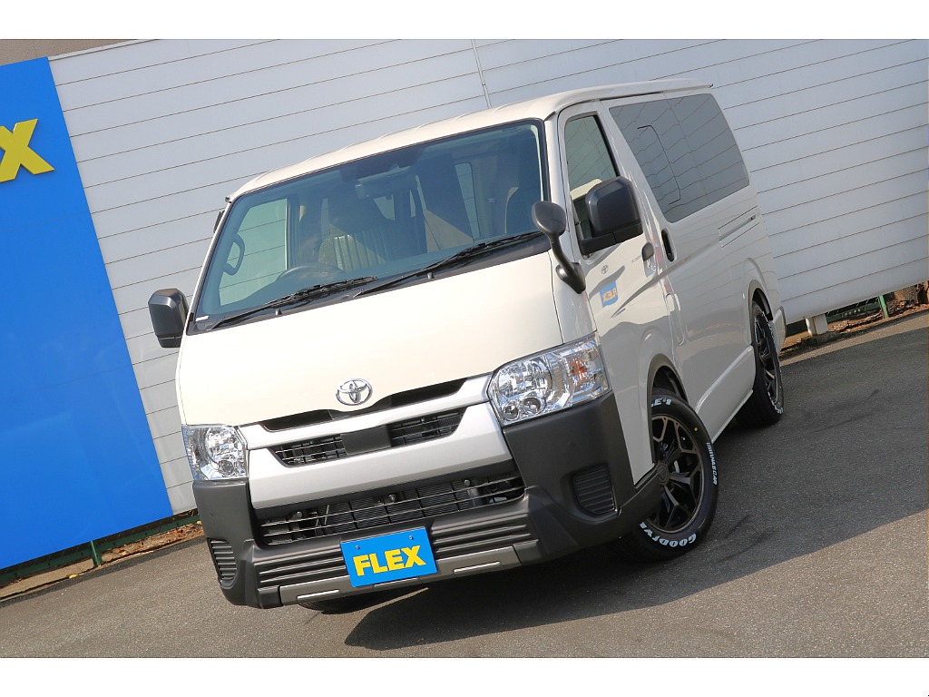 【新車】ハイエースバンDX内装架装　Wood Rim