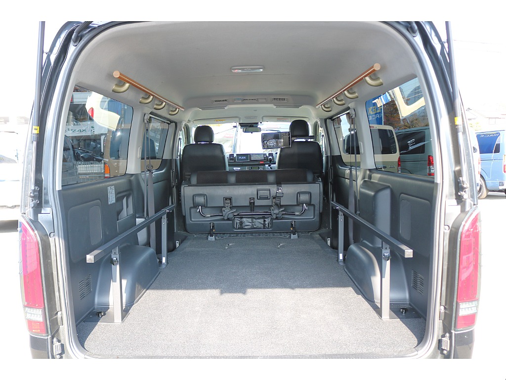 広々ラゲッジスペース♪アウトドアやお仕事にも◎