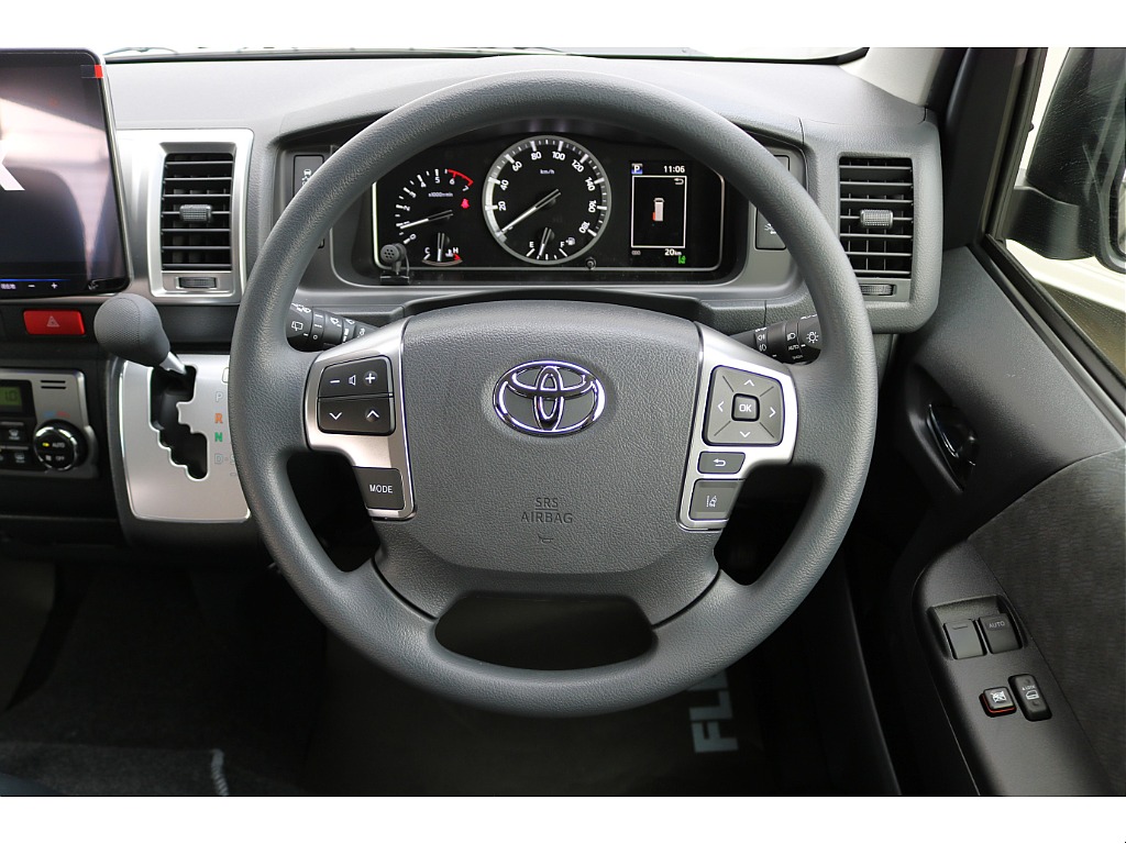 【新車/ワゴンGL】標準シート配列＆オリジナルベッドキット　ガソリン4WD　大画面BIGXナビ＆フリップダウンモニター装備済み！！