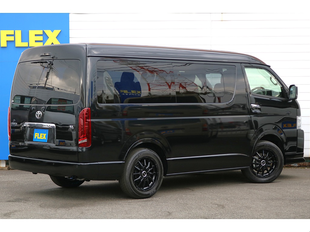 オリジナルベッドキットや 大画面BIGXナビ＆フリップダウンモニター装備で 快適な車内空間を実現しております！