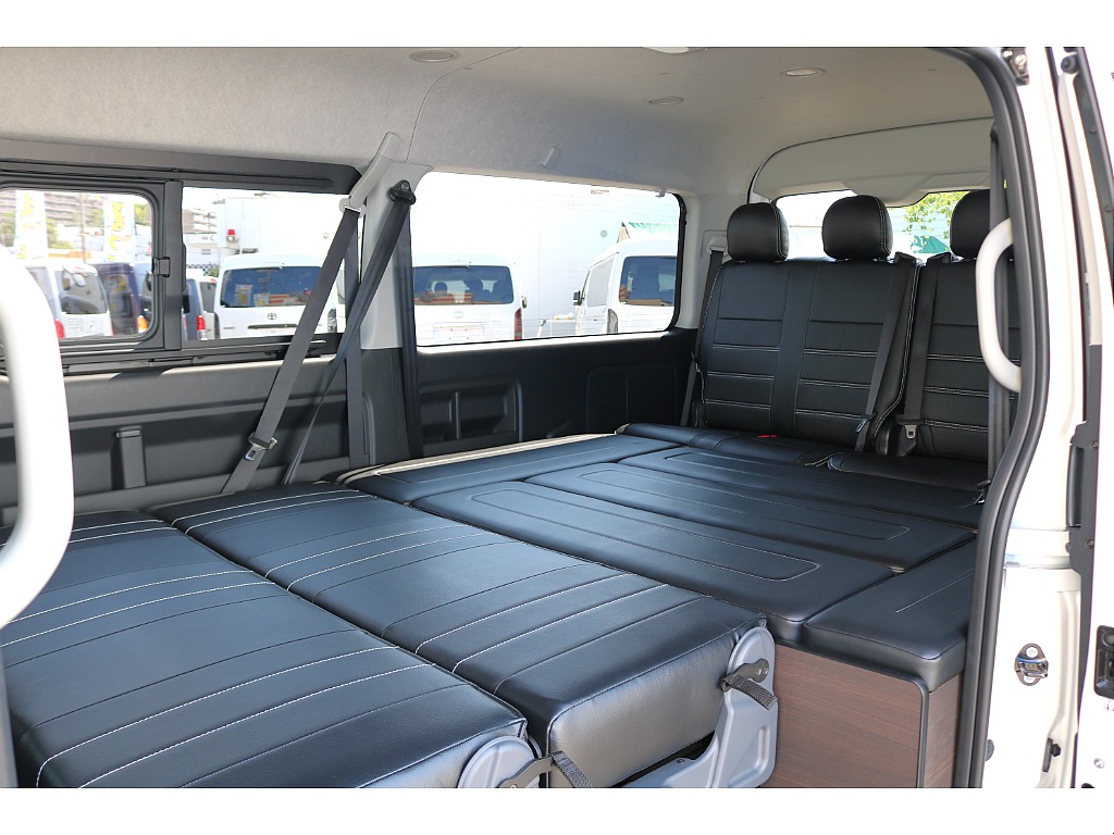 トヨタ ハイエース(14枚目)