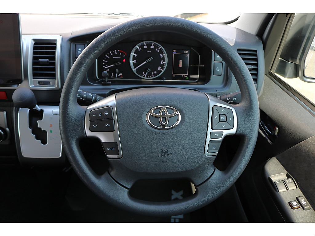 トヨタ ハイエース(17枚目)