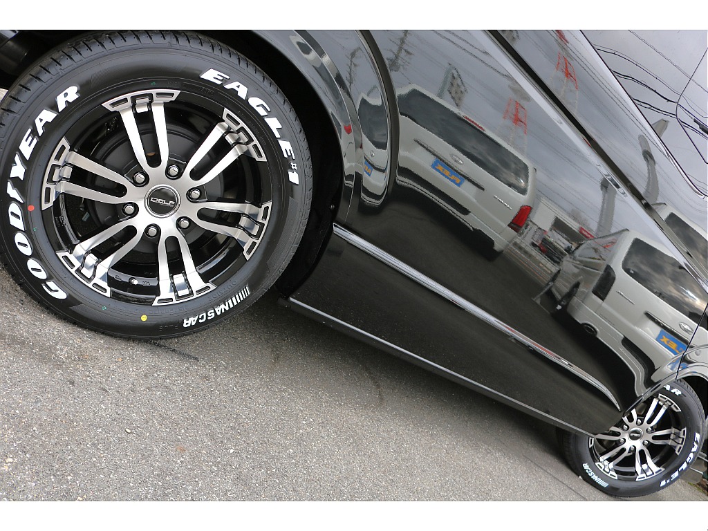 ナスカーホワイトレタータイヤ