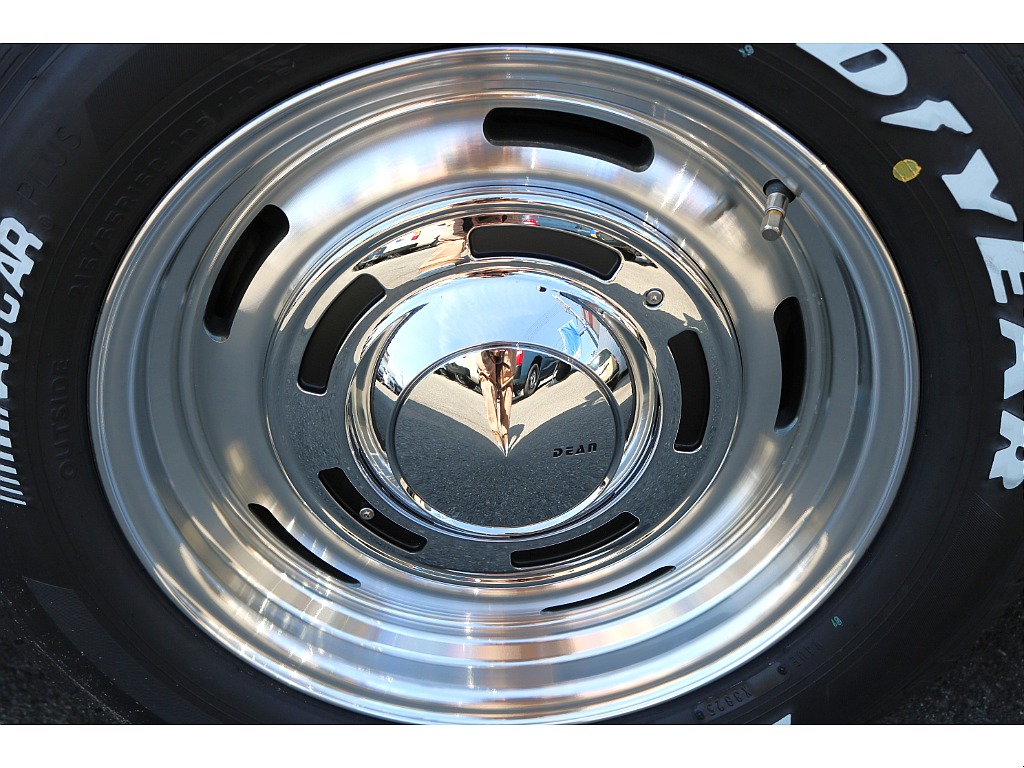 足元にはディーン　クロスカントリー 16インチアルミをチョイス♪