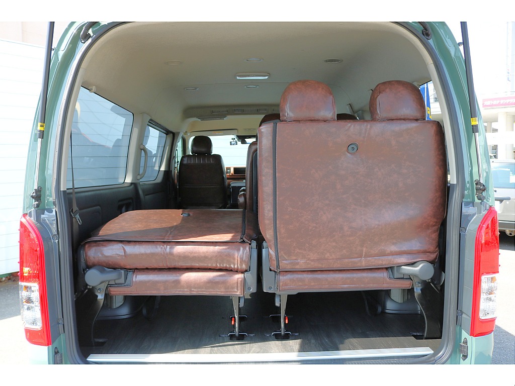 【Renoca角目/オールペイント/メッキラッピング】外装はオリーブグレー×メッキでお洒落なハイエースが入庫しました！