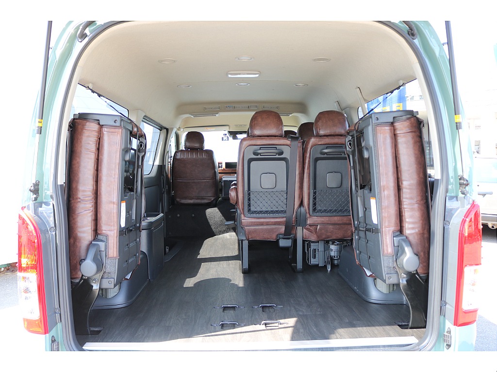 【Renoca角目/オールペイント/メッキラッピング】外装はオリーブグレー×メッキでお洒落なハイエースが入庫しました！