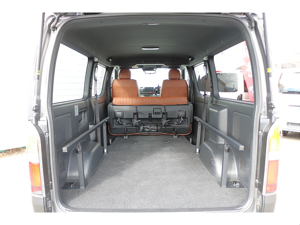 広々ラゲッジスペース♪アウトドアやお仕事にも◎