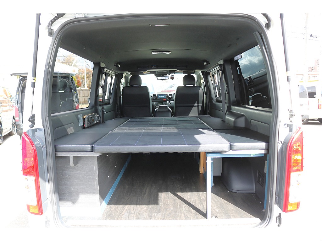 【サブバッテリー搭載/ディーゼル4WD】R4年式ハイエースバンSGLダークプライムⅡ車中泊に最適なお車が入庫致しました♪【全国納車可能】