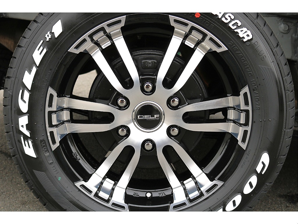 足元にはFLEXオリジナル Delf0217インチホイールをチョイス♪