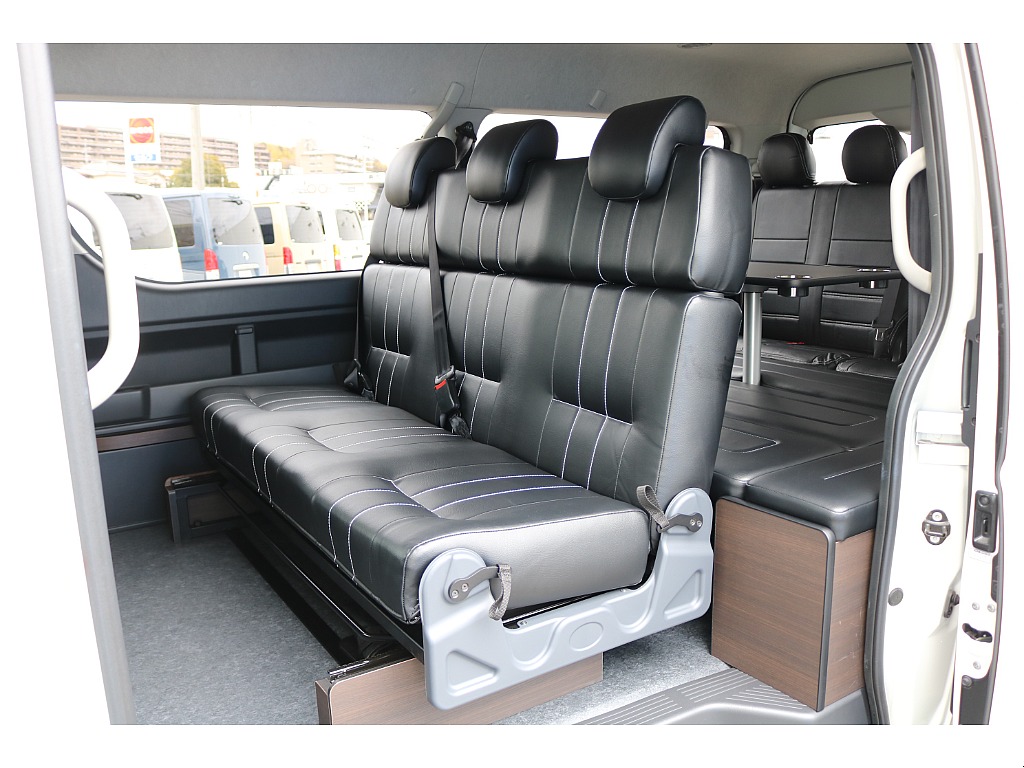 【内装架装NEWAS】R2年式ハイエースワゴンGL新品内装架装NEWAS！走行距離3000キロ台！BIGX＆12.8インチフリップダウン付！