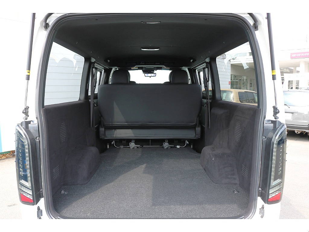 広々ラゲッジスペース♪アウトドアやお仕事にも◎