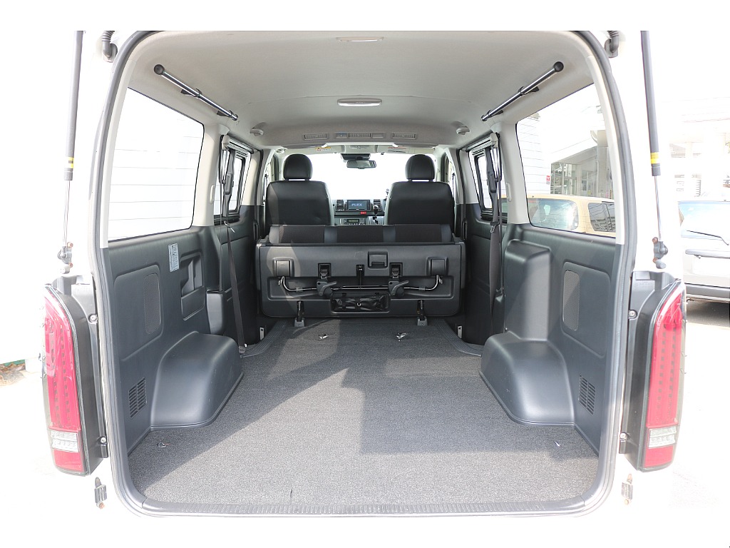 広々ラゲッジスペース♪アウトドアやお仕事にも◎