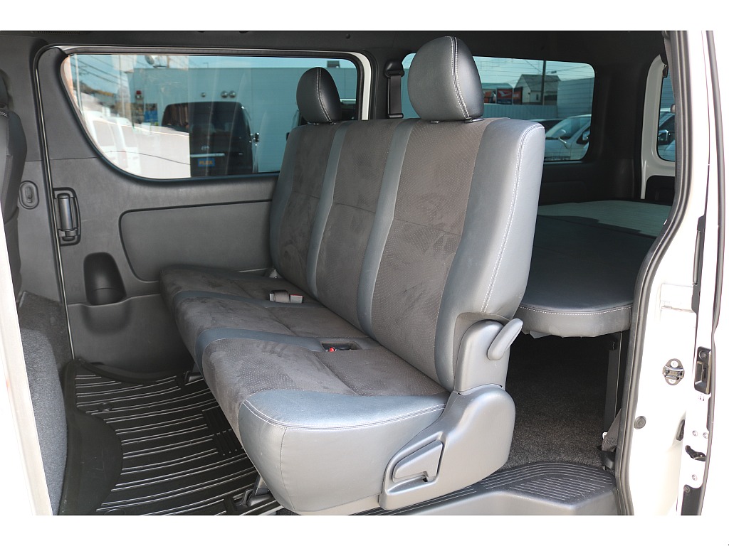 ダークプライムⅡ シートはハーフレザー仕様