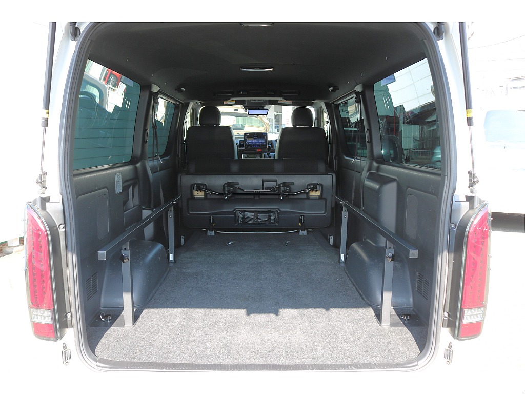 広々ラゲッジスペース♪アウトドアやお仕事にも◎