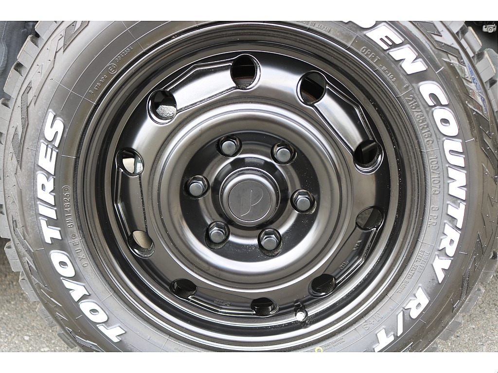 足元にはpaw 16インチをチョイス♪