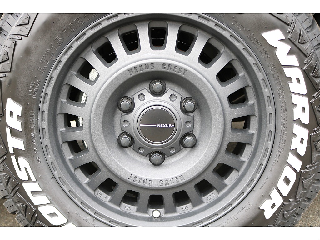 足元にはNC-1の16インチホイールをチョイス♪