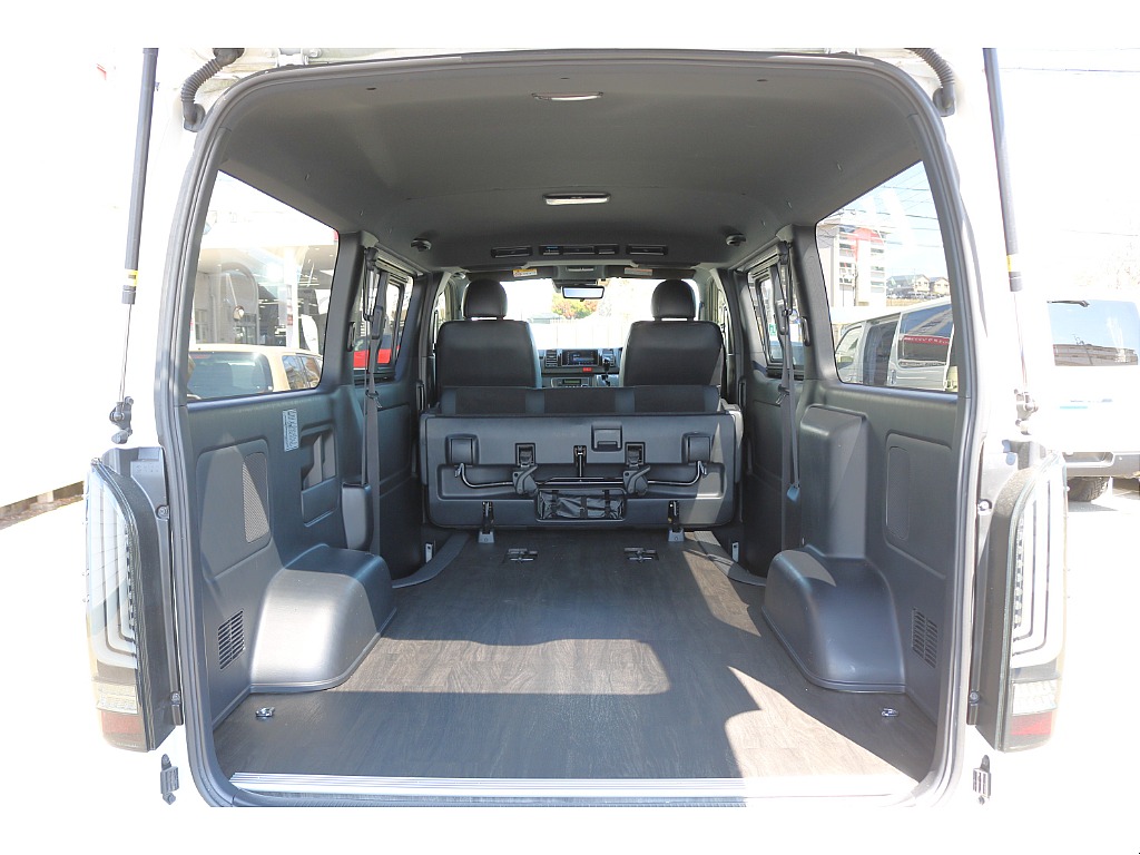 フローリング施工済み♪