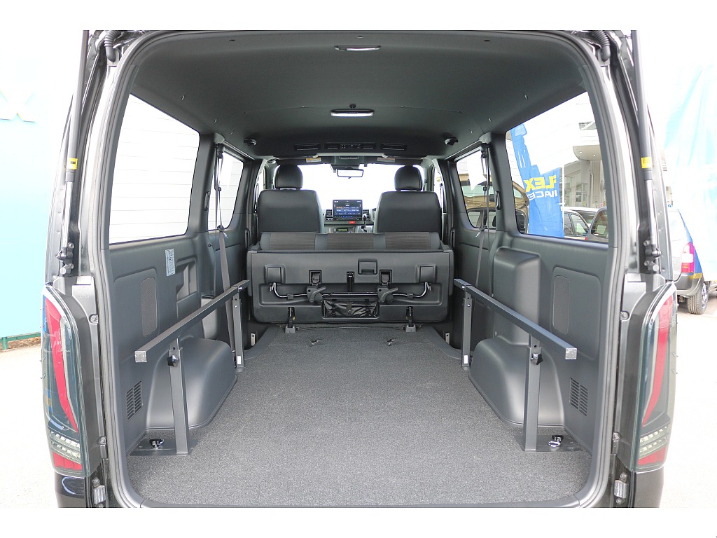 広々ラゲッジスペース♪アウトドアやお仕事にも◎