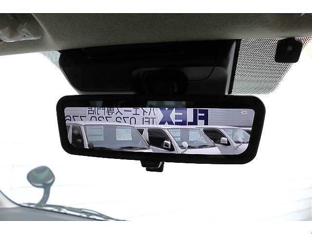 デジタルインナーミラーで夜間も安心◎