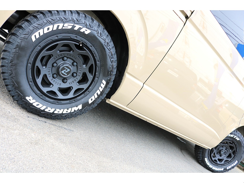 MONSTA　MUD WARRIORタイヤ 16インチ