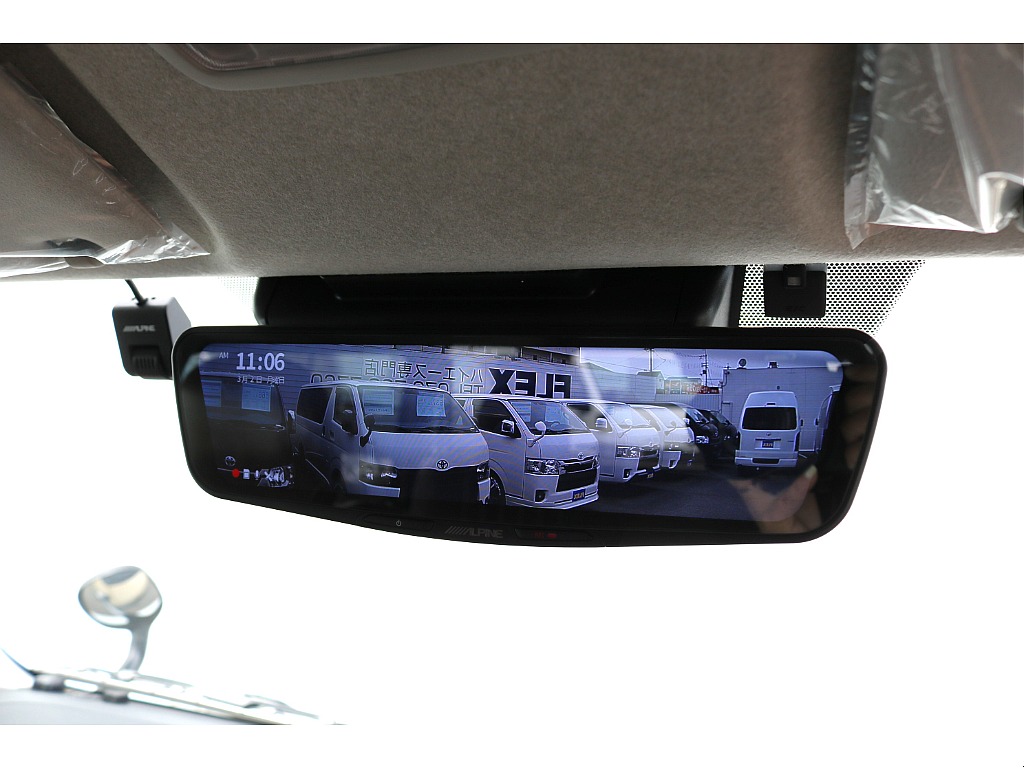 デジタルインナーミラーで夜間も安心◎