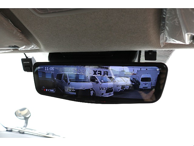 デジタルインナーミラーで夜間も安心◎