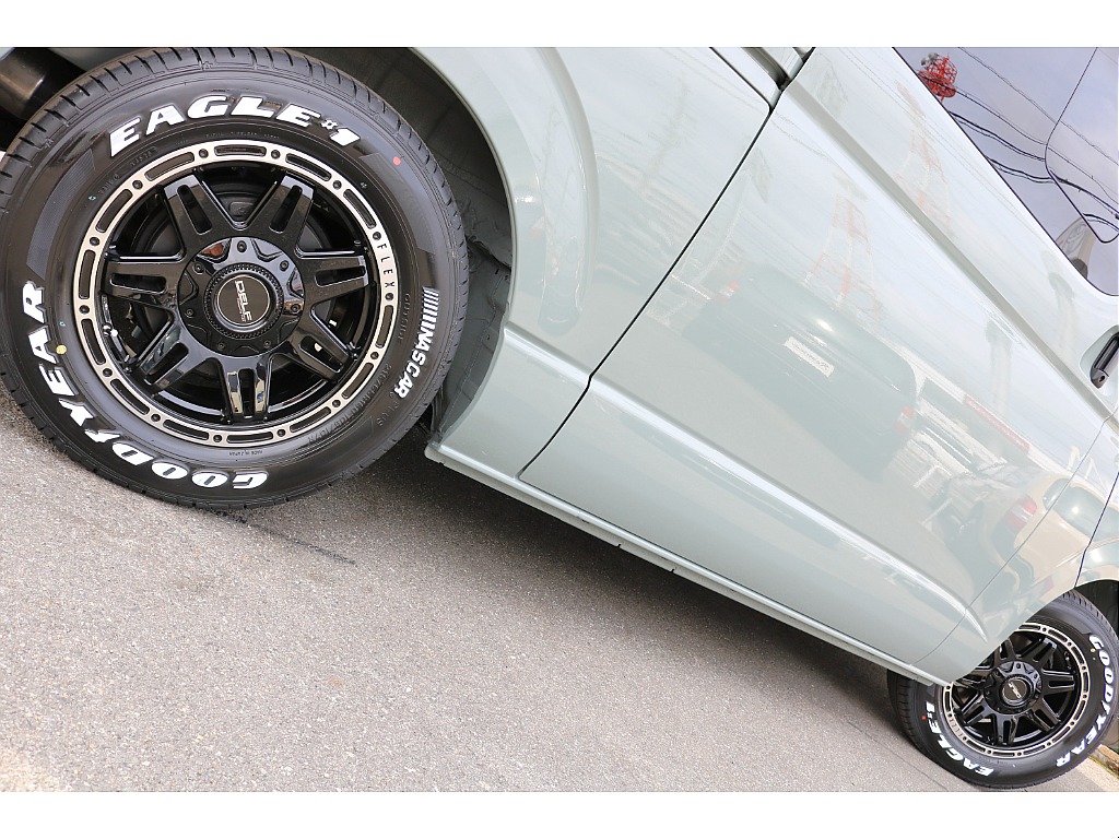 ナスカーホワイトレタータイヤ