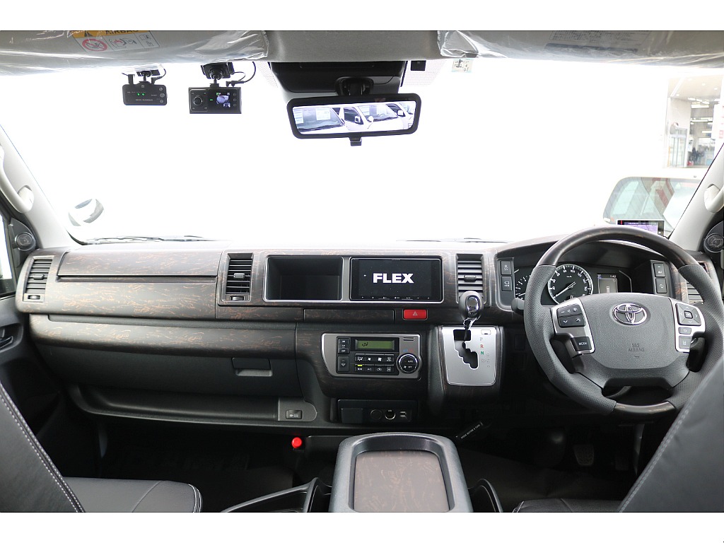 【厳選仕入/ガソリン4WD】１０人前向き乗車可能なベースシートのワゴンが入庫♪外装は大人気シンプルFLEXカスタム♪