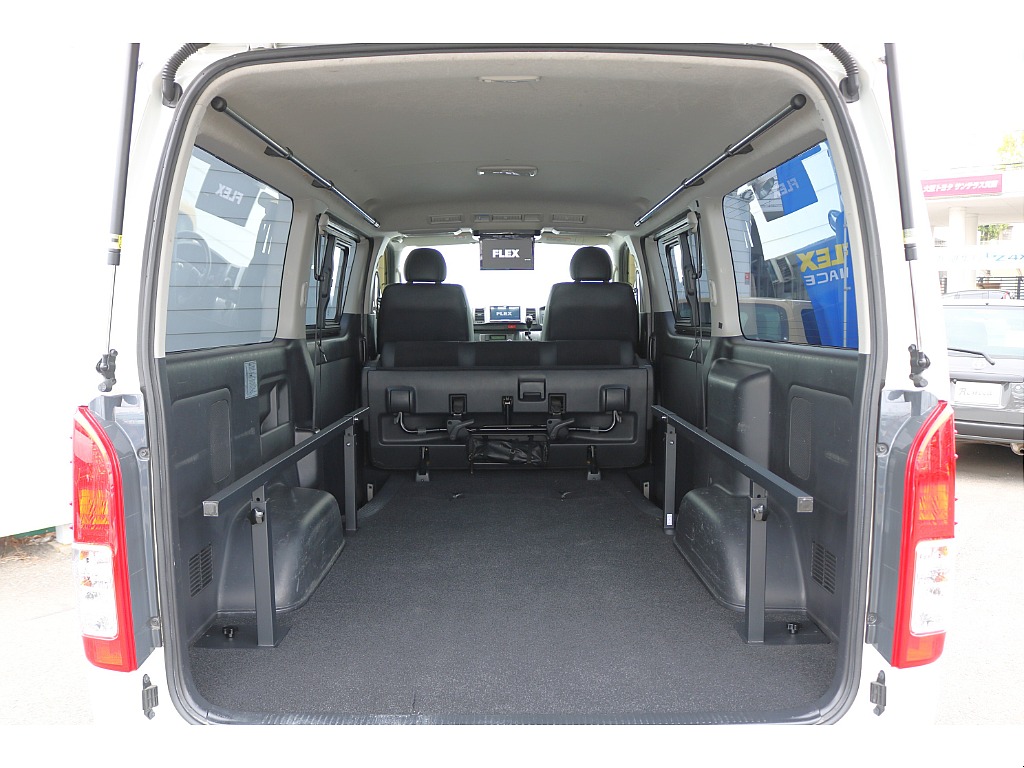 広々ラゲッジスペース♪アウトドアやお仕事にも◎