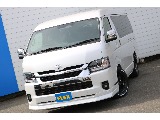 遂に大阪店に新型ハイエースが入庫いたしました！早い者勝ちの一台となっております♪