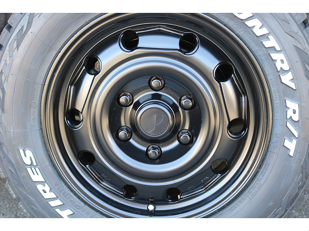 足元にはpaw 16インチをチョイス♪