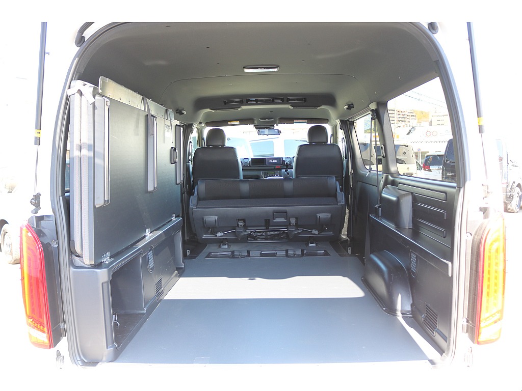 広々ラゲッジスペース♪アウトドアやお仕事にも◎